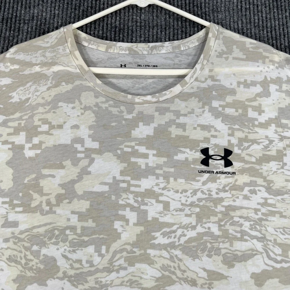 Under Armour Shirt Mens 3XL White Gray Camo Short Sleeve Loose Fit Active Casual